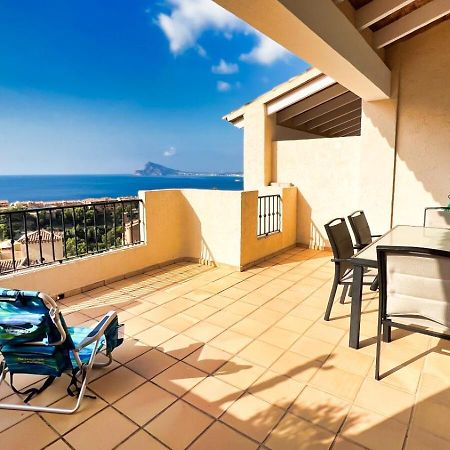 칼페 Charming Townhouse With Sea Views & Pool In Altea 빌라 외부 사진