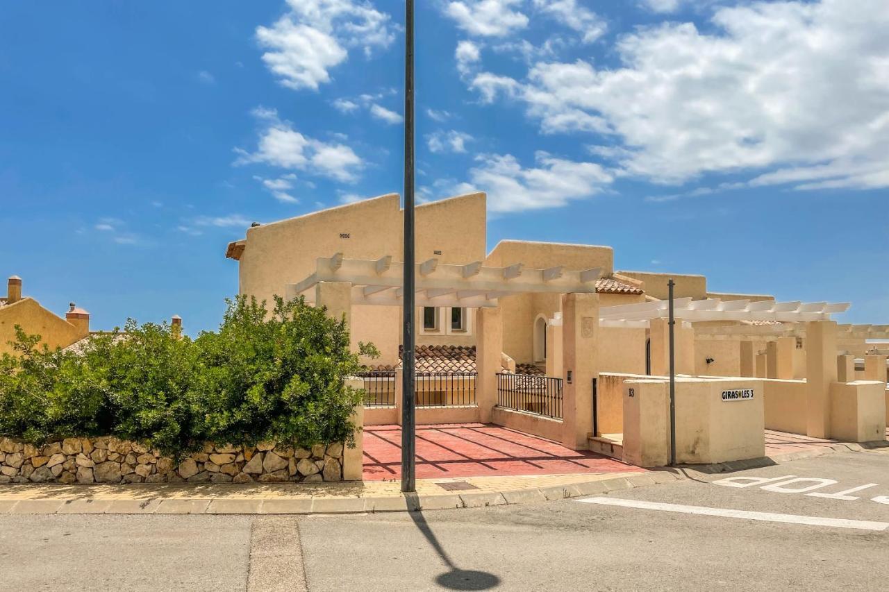칼페 Charming Townhouse With Sea Views & Pool In Altea 빌라 외부 사진