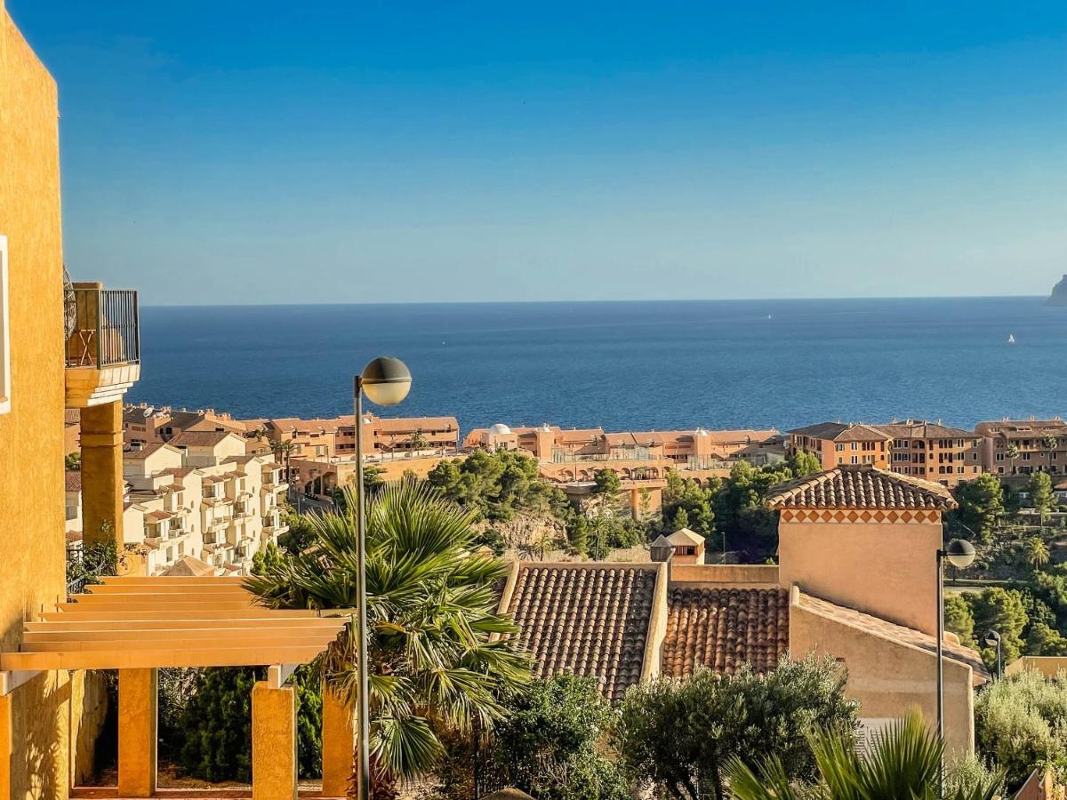 칼페 Charming Townhouse With Sea Views & Pool In Altea 빌라 외부 사진