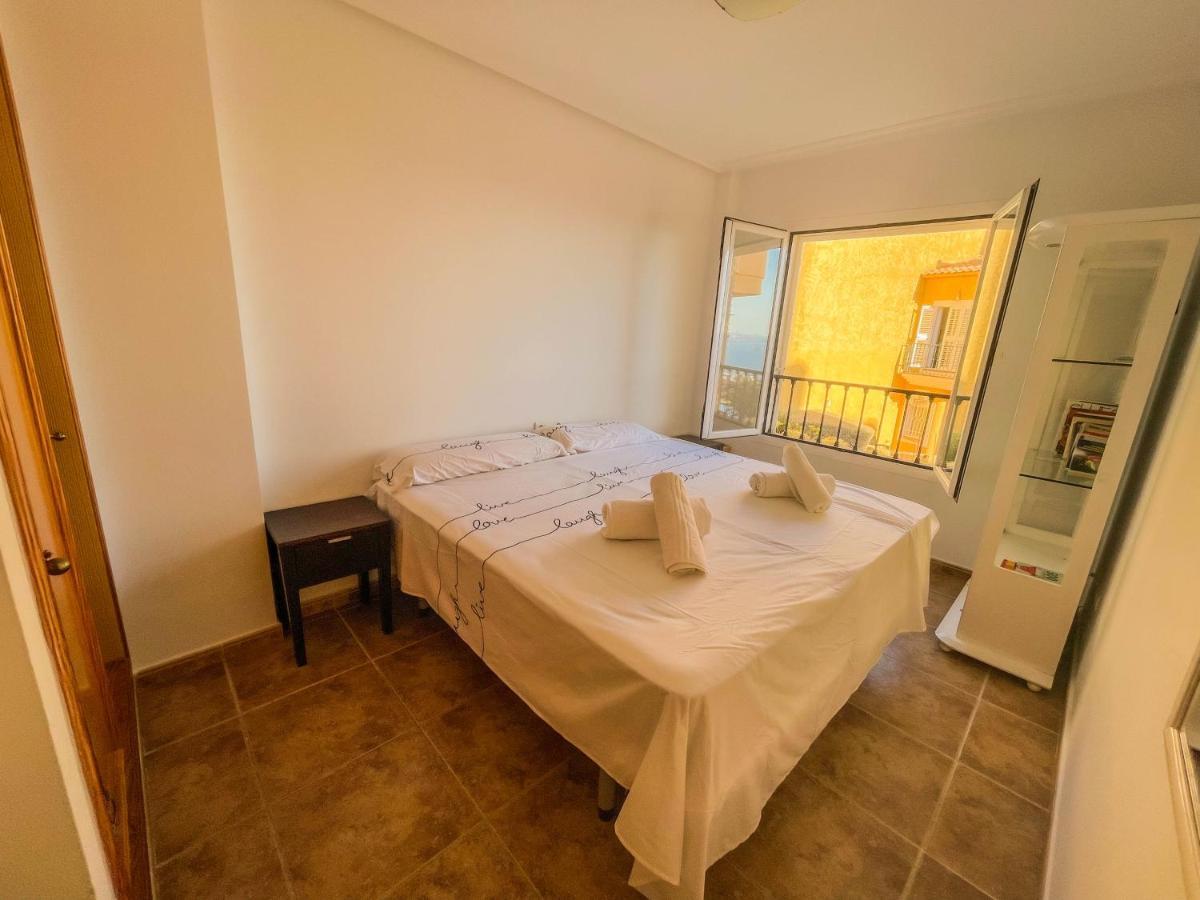 칼페 Charming Townhouse With Sea Views & Pool In Altea 빌라 외부 사진
