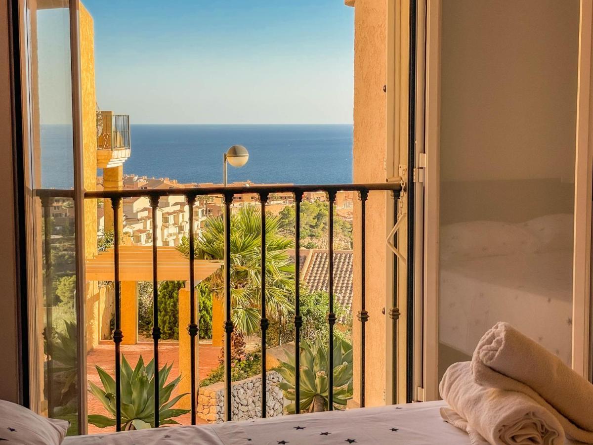 칼페 Charming Townhouse With Sea Views & Pool In Altea 빌라 외부 사진