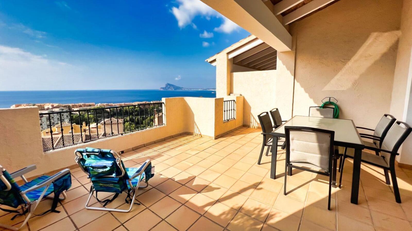 칼페 Charming Townhouse With Sea Views & Pool In Altea 빌라 외부 사진